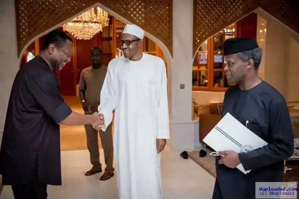 Photos Of Pres. Buhari, VP & Minister Of Planning Scrutinising The "Badly Padded" 2016 Budget